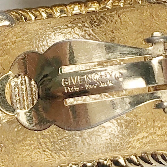 *SOLD*Givenchy Ribbed Gold Clip Earrings - Picture 5 of 6